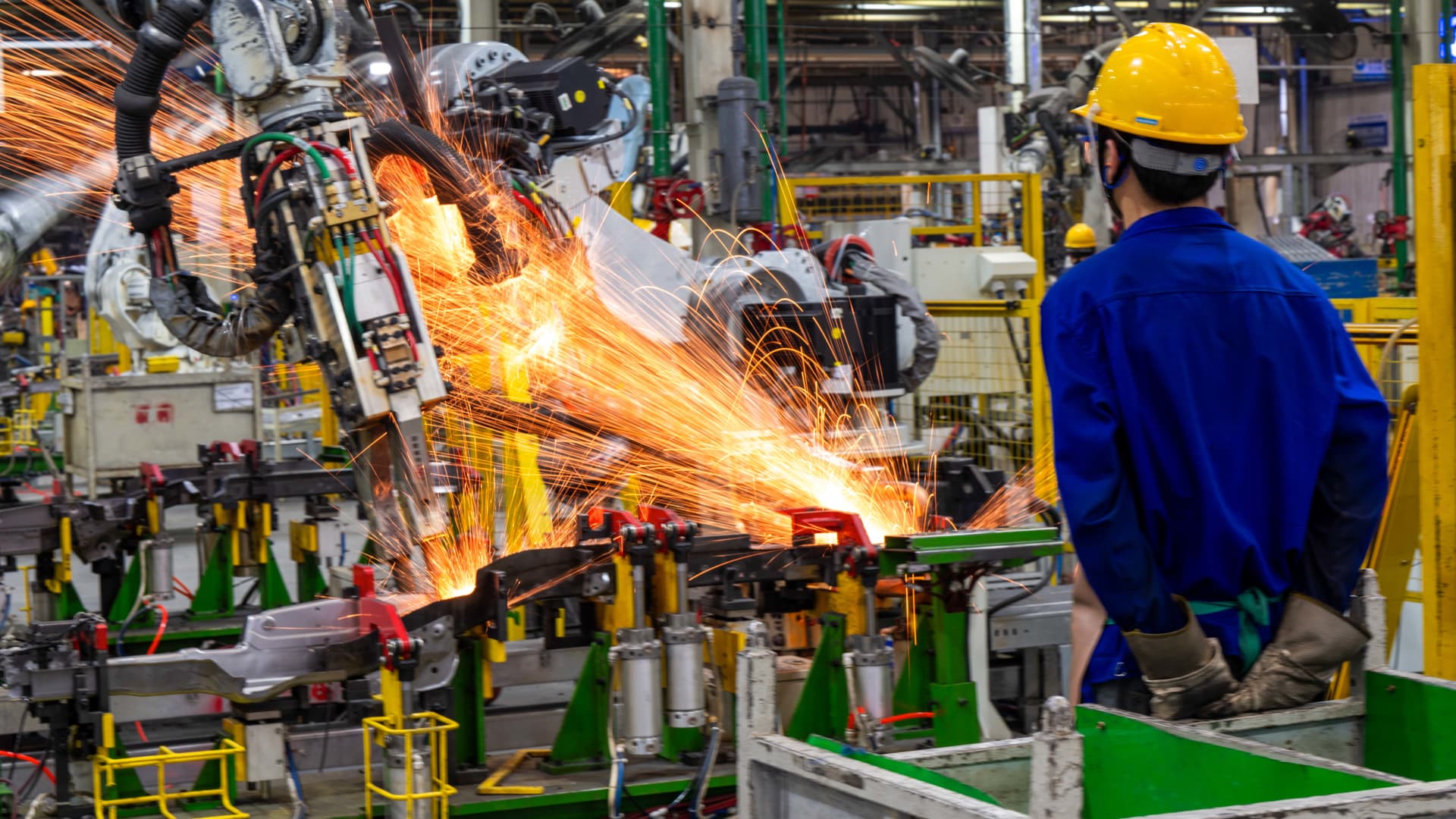 China's factory activity unexpectedly contracts in July
