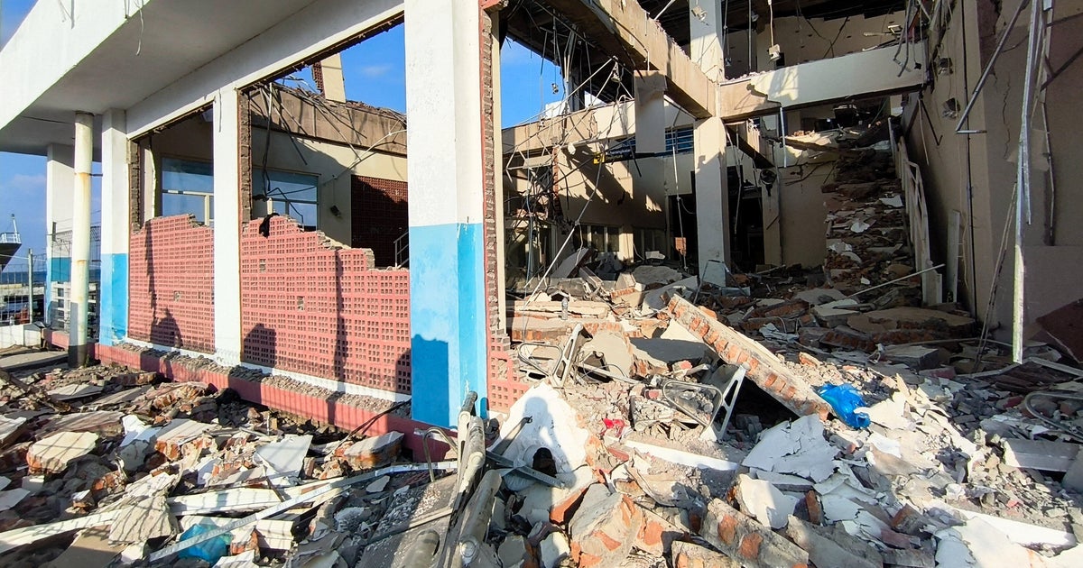 2 powerful earthquakes hit Indonesia in one day, killing at least 47