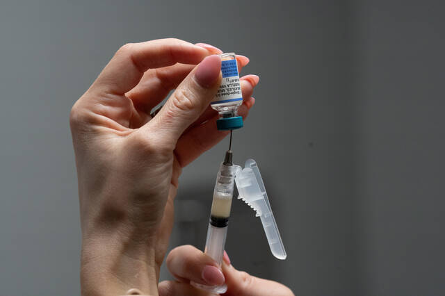 5 things to know about Moderna’s new mRNA flu vaccine