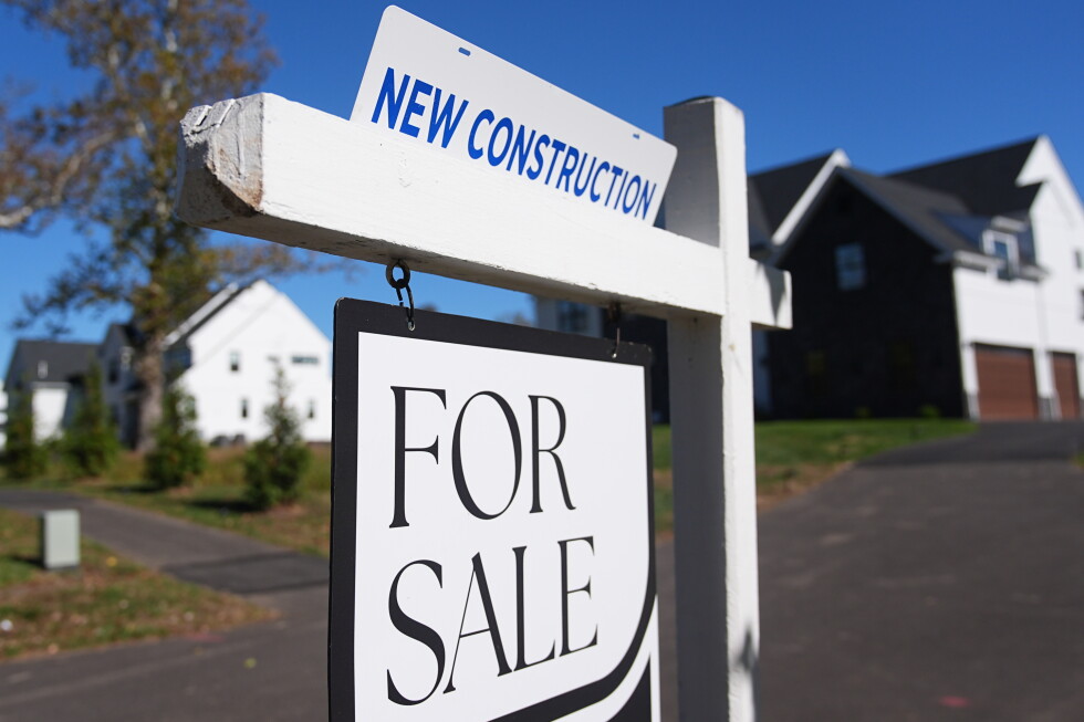America In Focus: US economy expands at sluggish pace, mortgage rate hit the highest level in a year