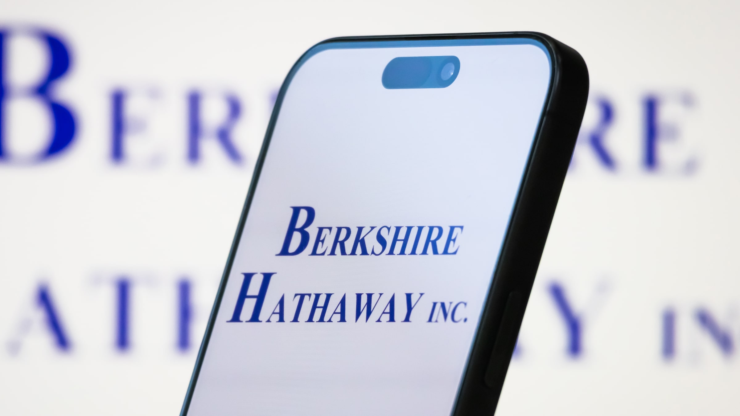 Berkshire Hathaway Earnings: Cash Balances Retreat on Increased Investments and Share Buybacks in Q2