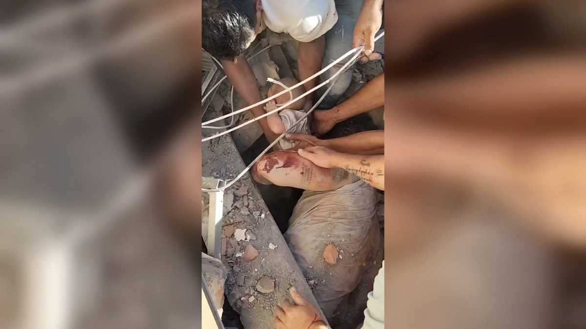 Colombia earthquake: Baby rescued from rubble
