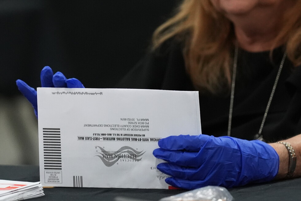 Federal judge again blocks Trump's mail ballot executive order