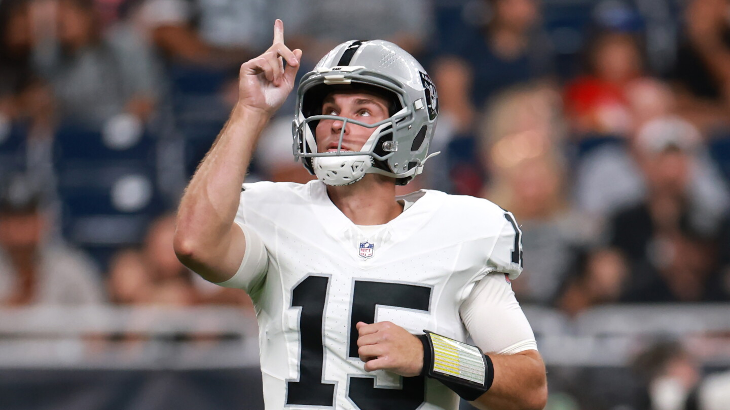 Fernando Mendoza throws pick-six, leads Raiders to three points