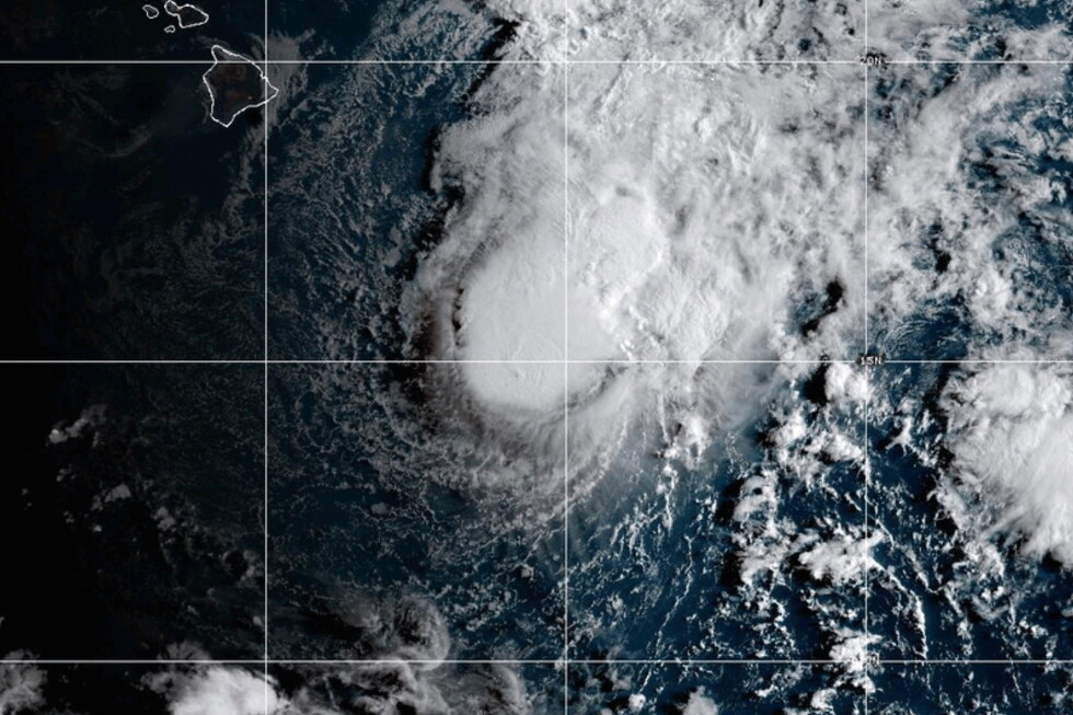 Hawaii's hurricane-swept Big Island braces for Tropical Storm Moke