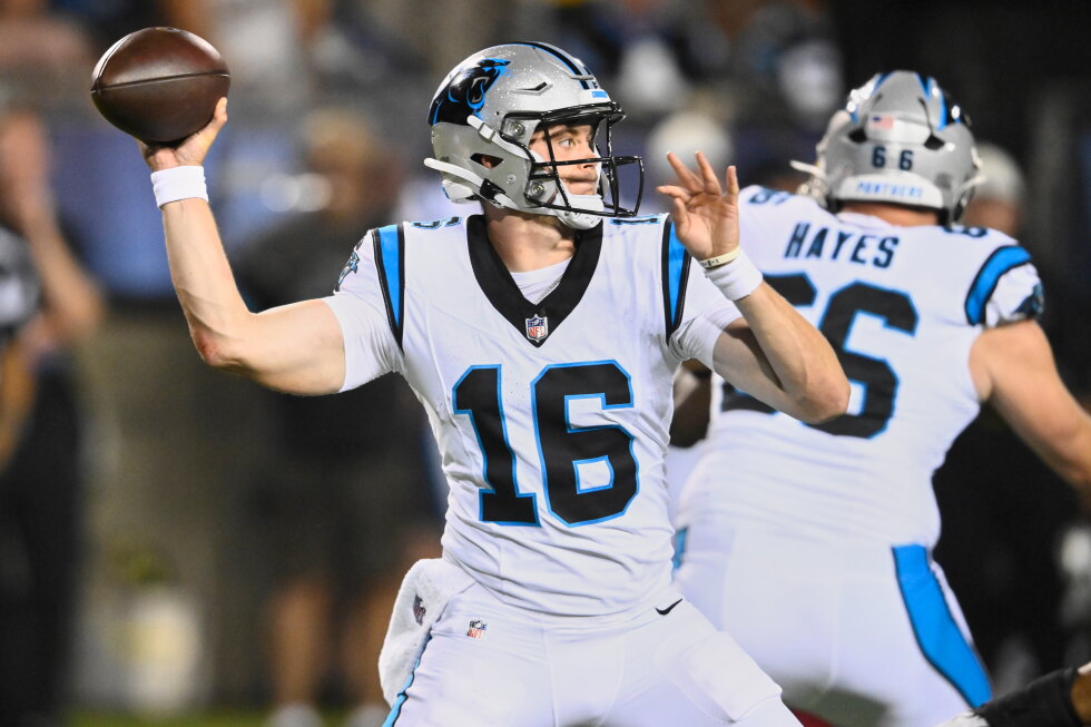 Haynes King scores winning TD as Panthers beat Cardinals 33-30