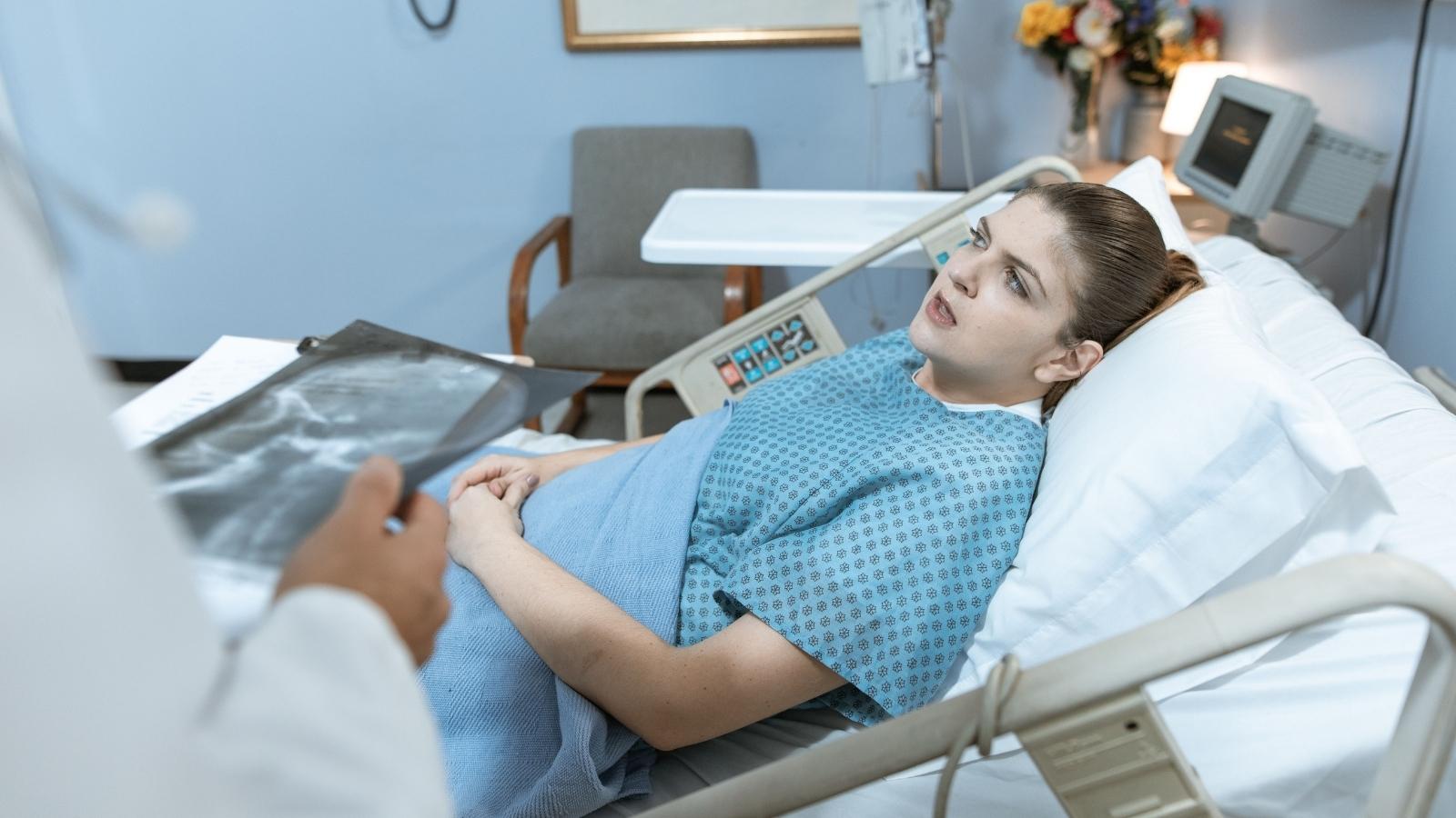 Hotel Guests Were Told They’d Have to Pay for Another Night—Then Their Son Pulled the Fire Alarm