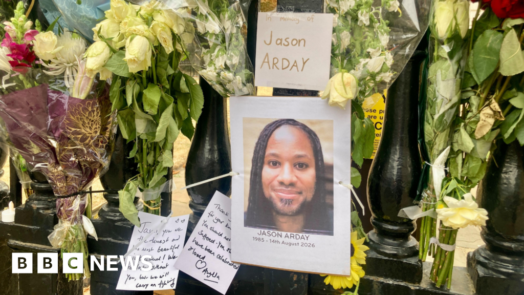 Hundreds attend emotional Cambridge vigil for Jason Arday