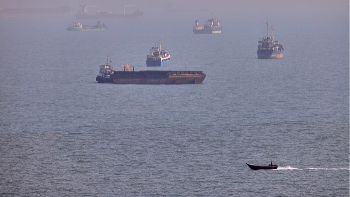 Iran launches strikes on Jordan after US attacks an island in Hormuz