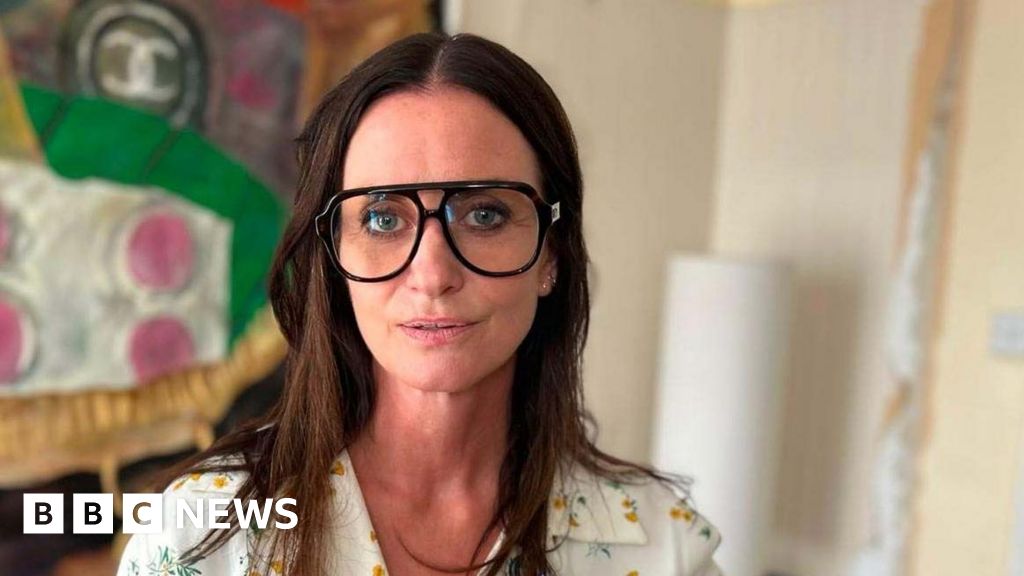 'I've had to Botox my CV': Are AI recruitment tools affecting women's careers? - BBC