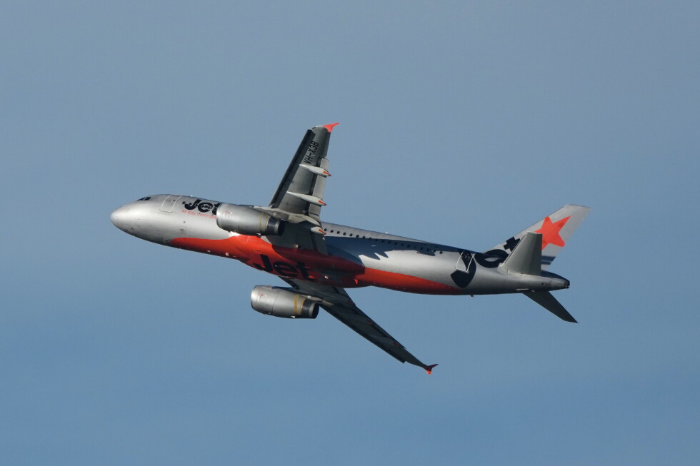 Jetstar to charge for use of overhead lockers for carry-on bags