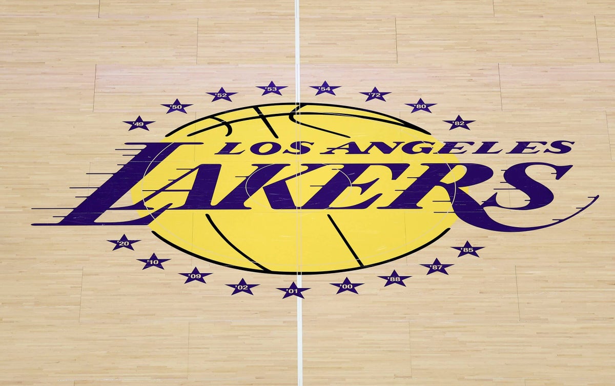 Lakers to be sold to Bob Iger, Joshua Kushner 1 year after Mark Walter bought team