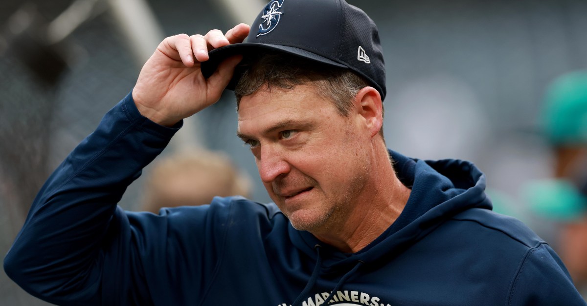 Mariners walk into brick wall, apologize, walk right into brick wall again, lose to Yankees