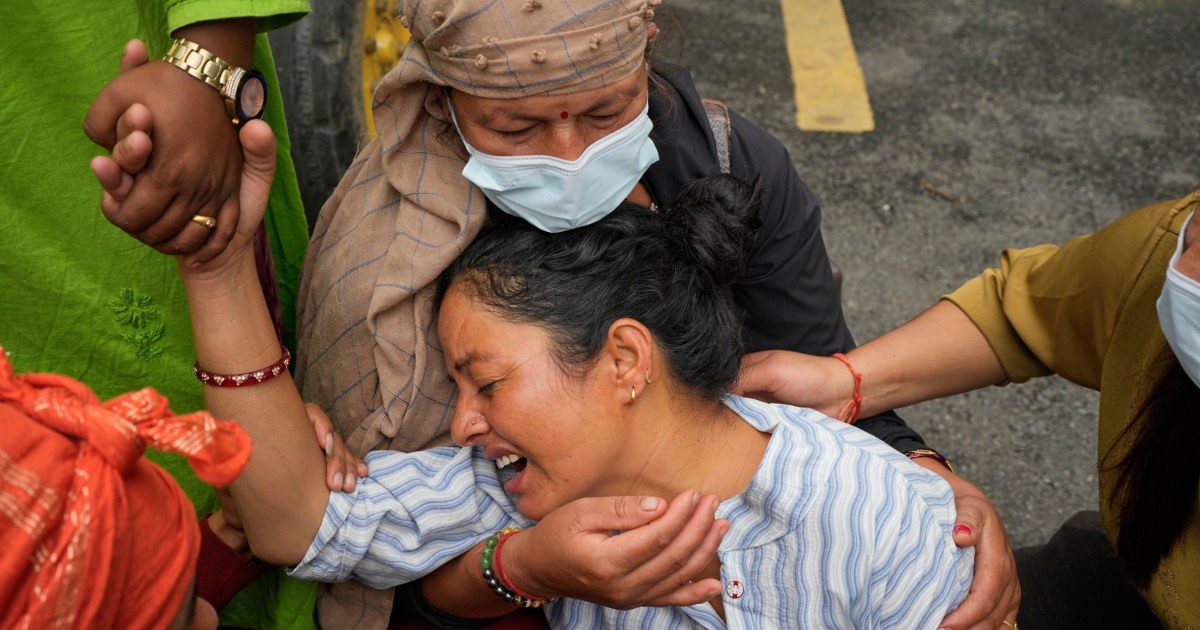 Nepal floods death toll tops 900 as 4,200 remain missing after glacier collapse