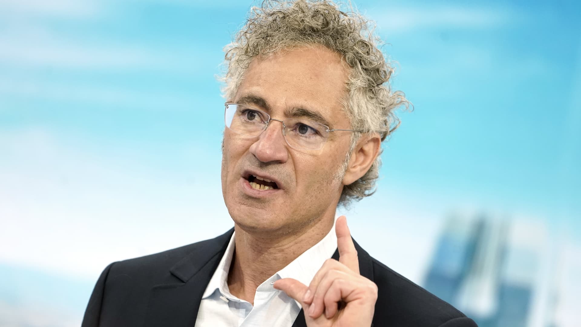 Palantir stock rises 29% on soaring commercial revenue, AI sovereignty