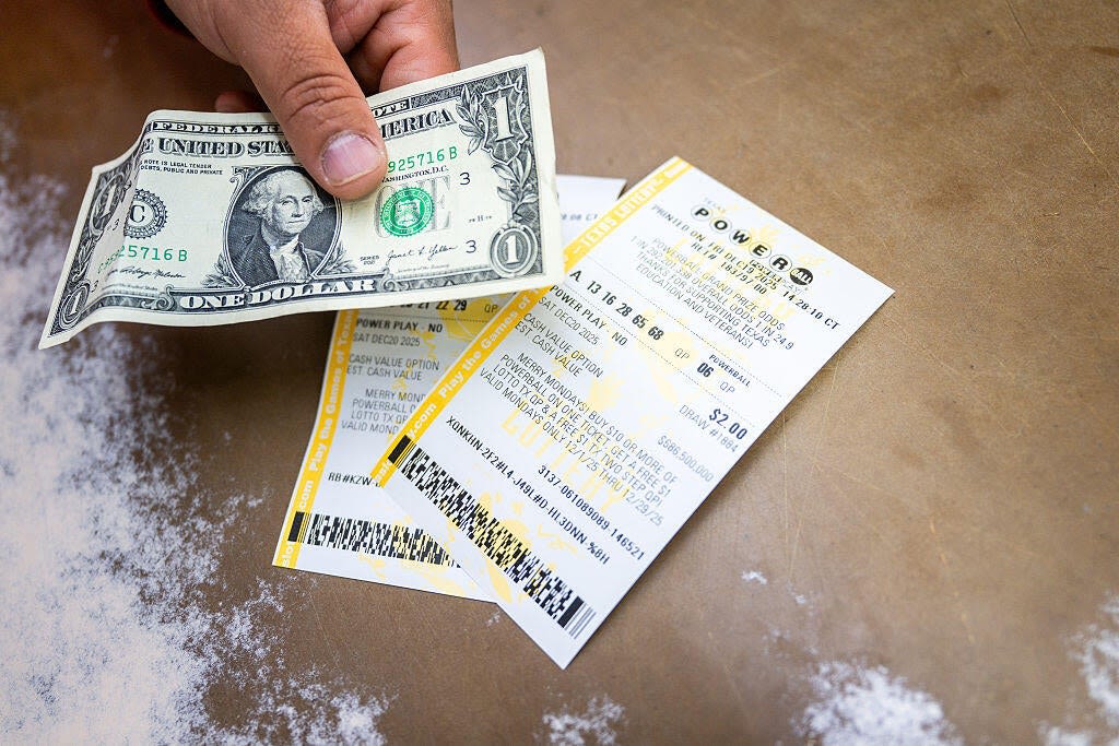 Powerball jackpot nears $1 billion after no one won $905 million grand prize