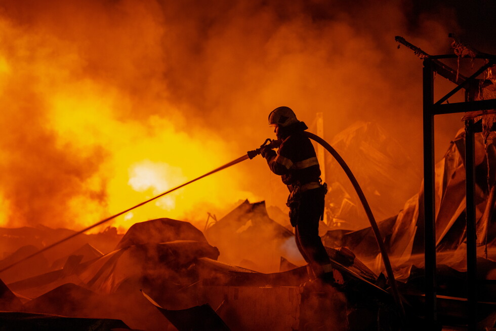 Russian barrage kills 17 around Ukraine's capital region