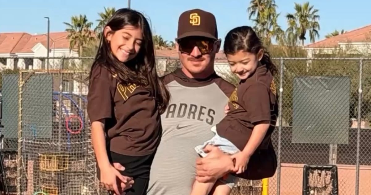 San Diego Padres minor-league catching coordinator Oswaldo Pirela detained by ICE in Texas