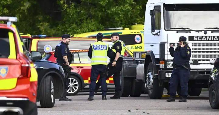 Sword attack by 18-year-old at Swedish school kills 1: police - National