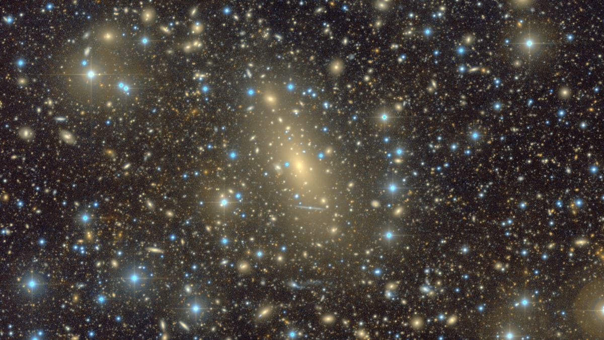 The Biggest Known Galaxy Is 1.7 Million Light-Years, And We Can't Comprehend The Scale : ScienceAlert