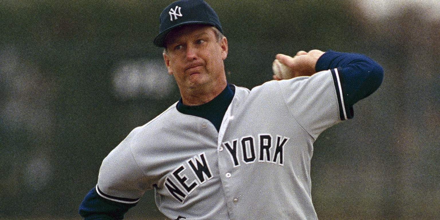 Tommy John misses Old-Timers' Day for health reasons