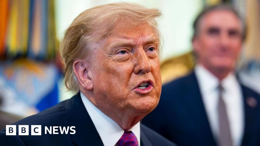Trump hails 'historic' deal for US to control 65bn barrels of Venezuela's oil - BBC