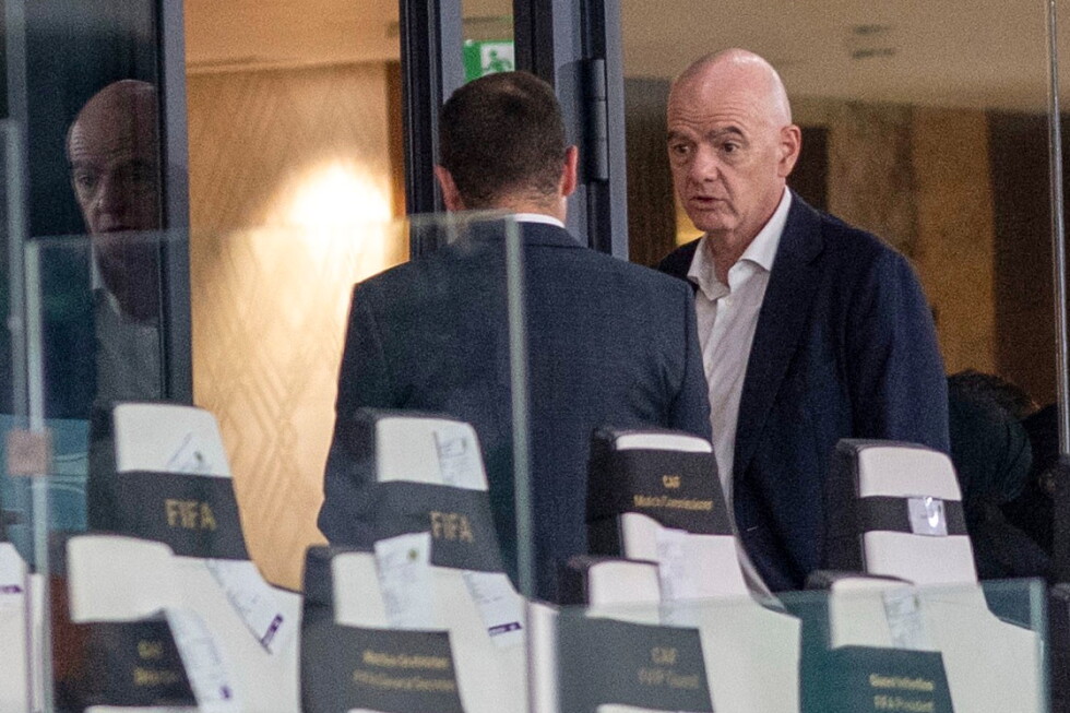 UEFA keeps boycott threat against FIFA competitions after Infantino crisis meeting