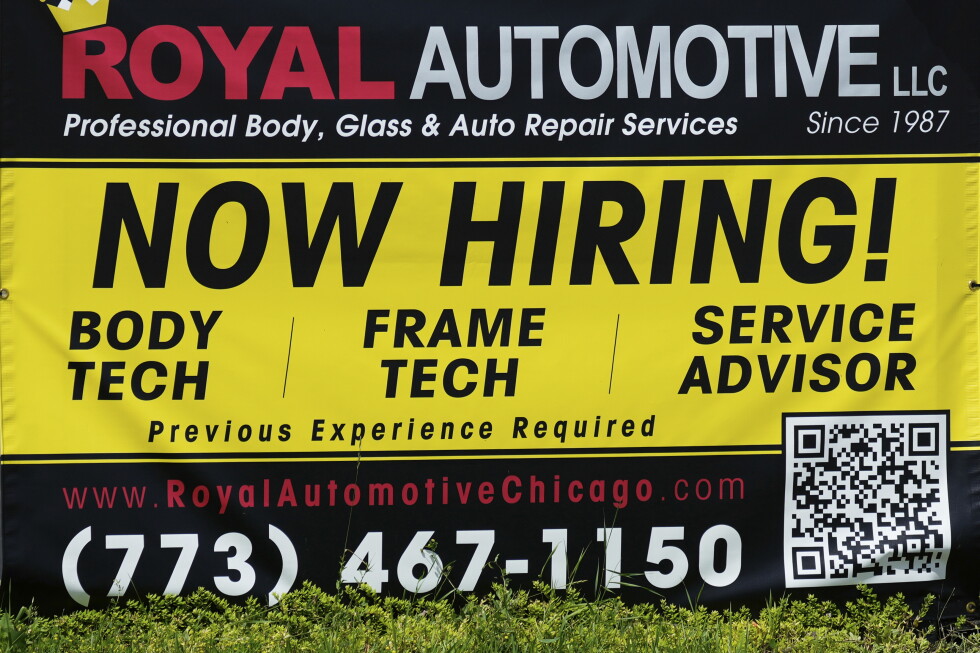US job market continues to show resilience despite bumpy economy
