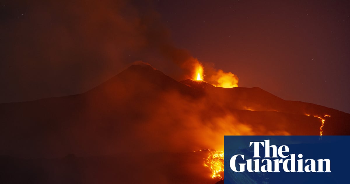 US tourist dies after being struck by lightning on Italy’s Mount Etna | Italy