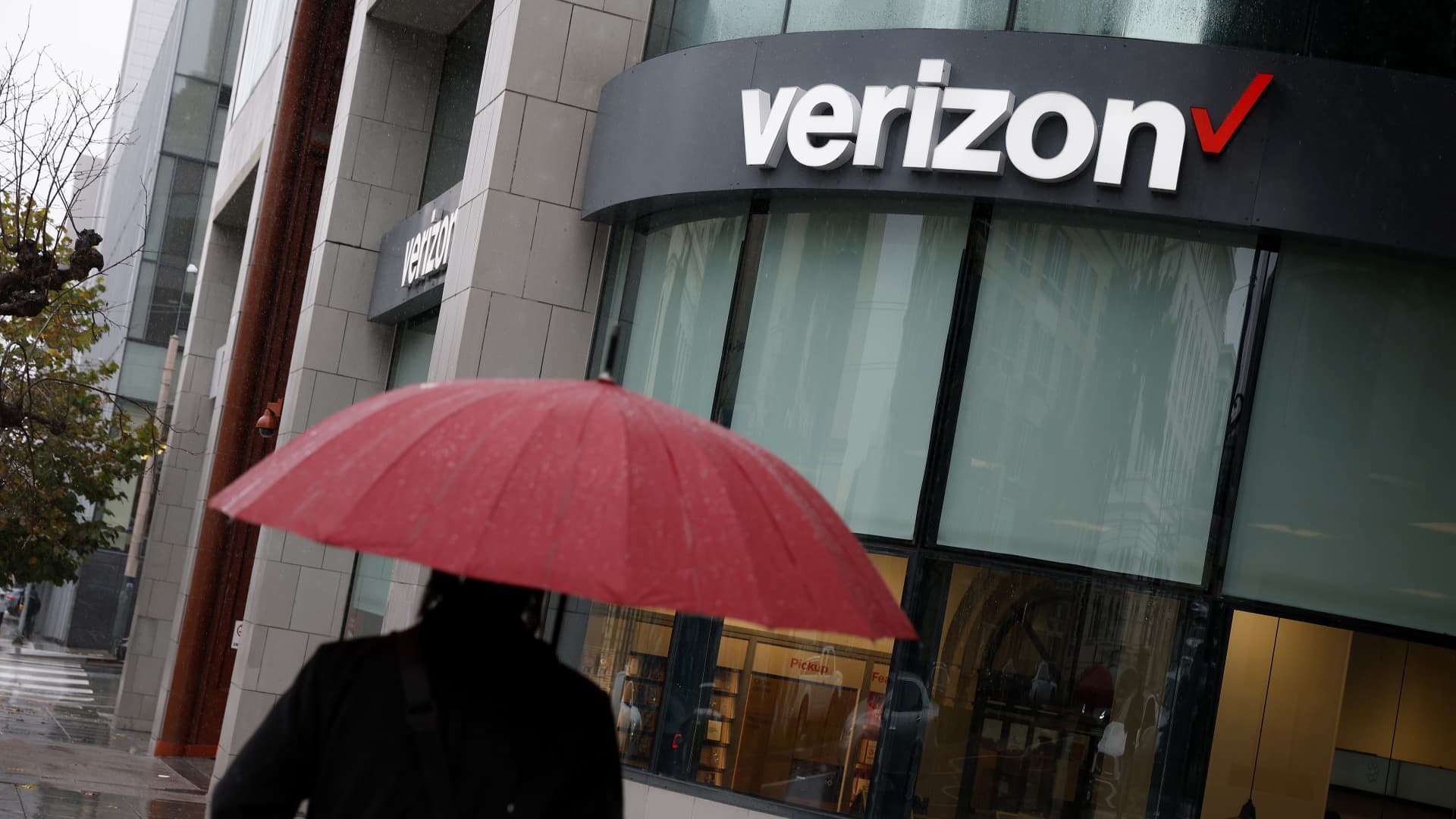 Verizon mobile service restored after outage for thousands of customers