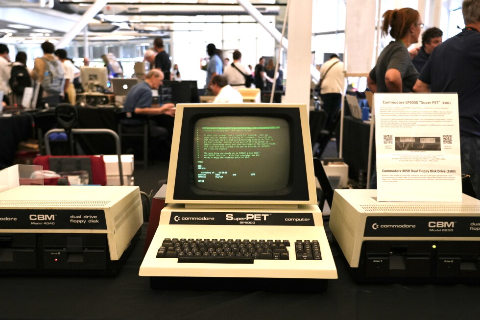 Vintage computer collectors are reviving machines from the '80s
