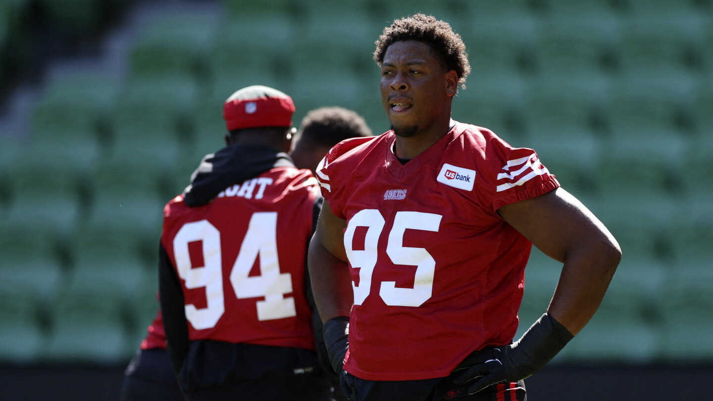 49ers DT Alfred Collins out for season with knee injury