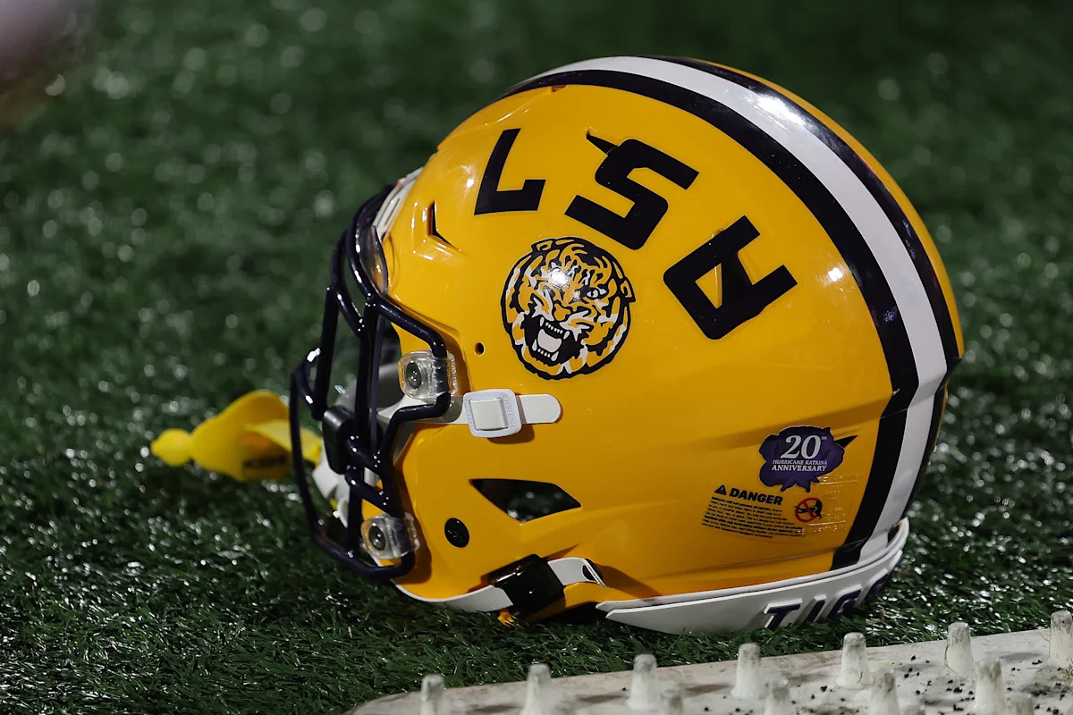 Clemson officials notify LSU it may be breaching contract if it plays former pro players Saturday