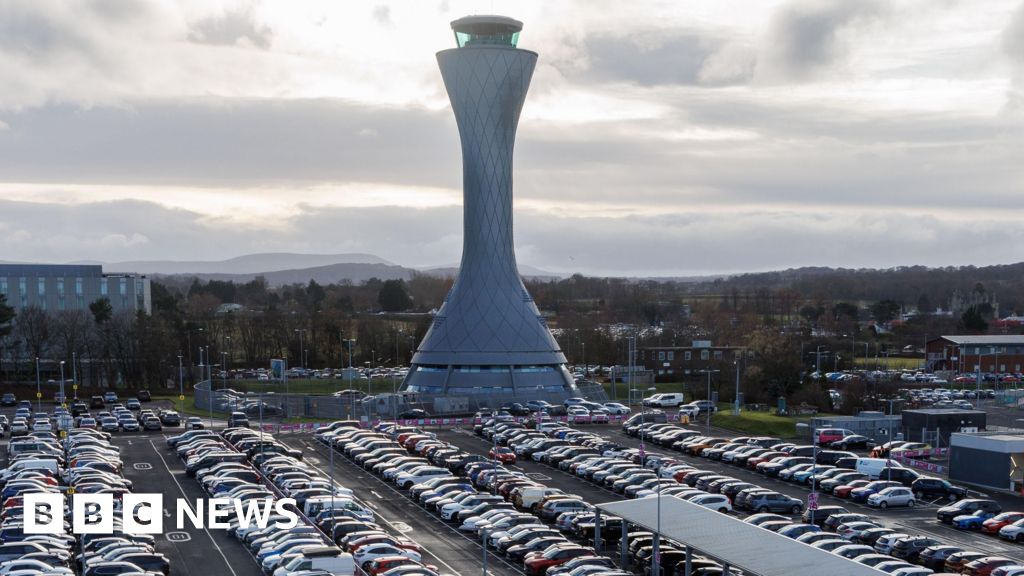 Flights disrupted by 'technical issue' with air traffic control across Scotland - BBC