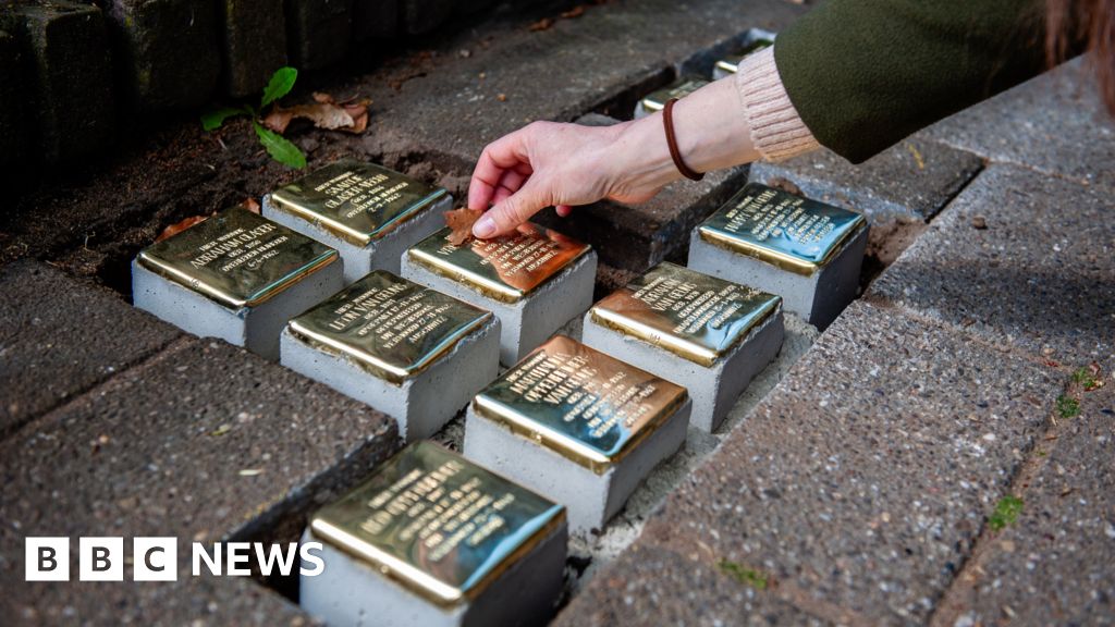 German town bans 'stumbling stone' memorials to Nazi victims - BBC