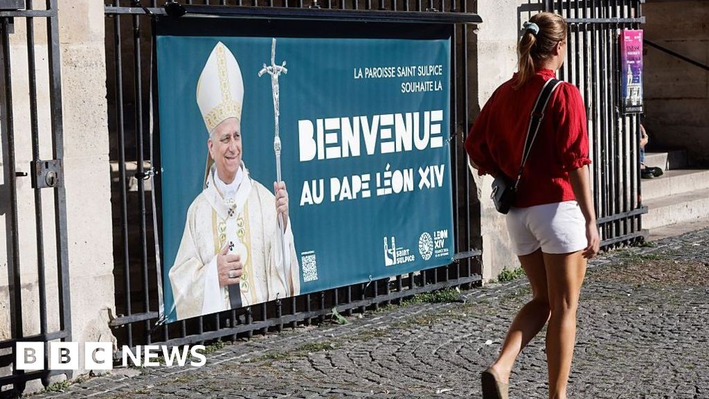 Hundreds of thousands expected in Paris for Pope's visit - bbc.com