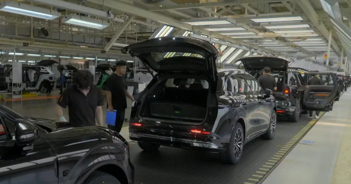 Inside the Chinese factory producing a new kind of electric vehicle