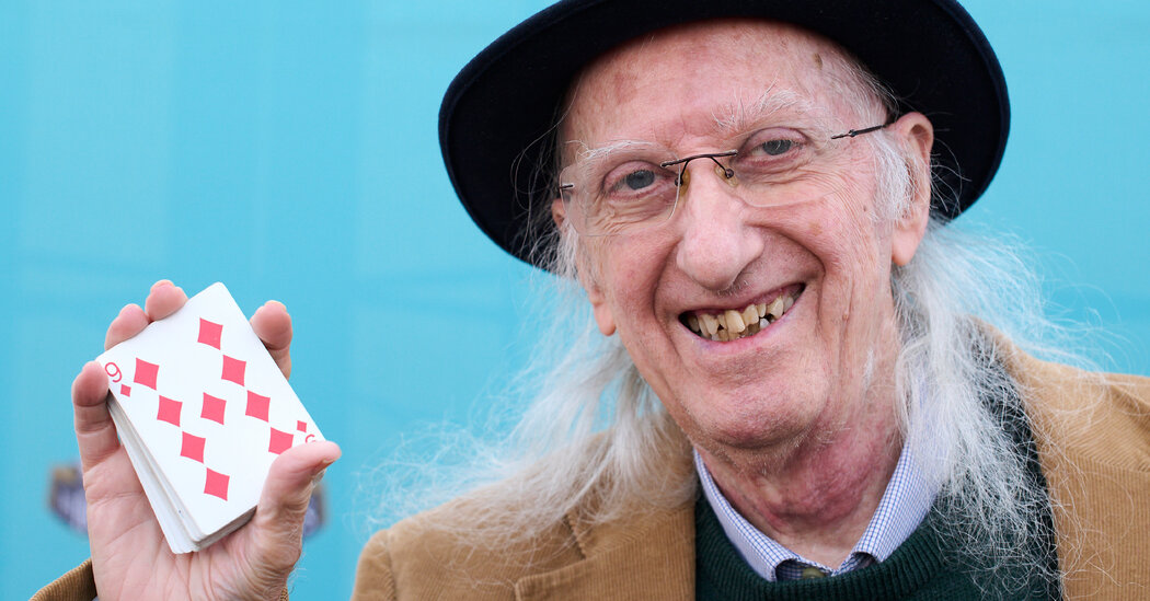 Juan Tamariz, Master Magician of Misdirection and Joy, Dies at 83