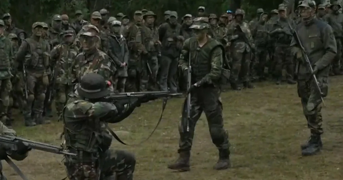Lithuania prepares for war, reinforcing its border against Russian tanks
