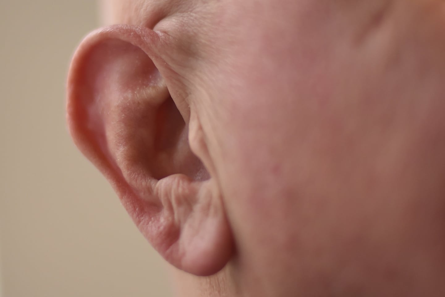 MIT, BU study finds bursts of pink noise may help sleep