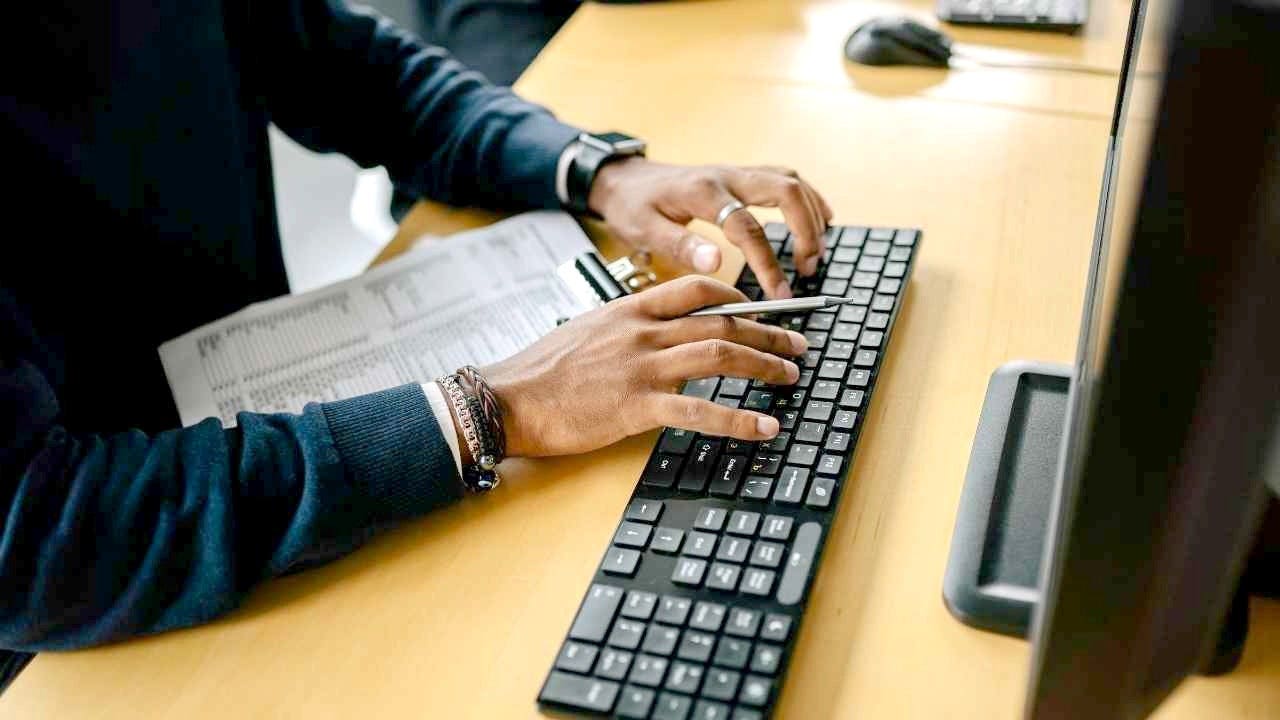 Malicious browser extensions can hijack Gemini, Edge and Comet AI