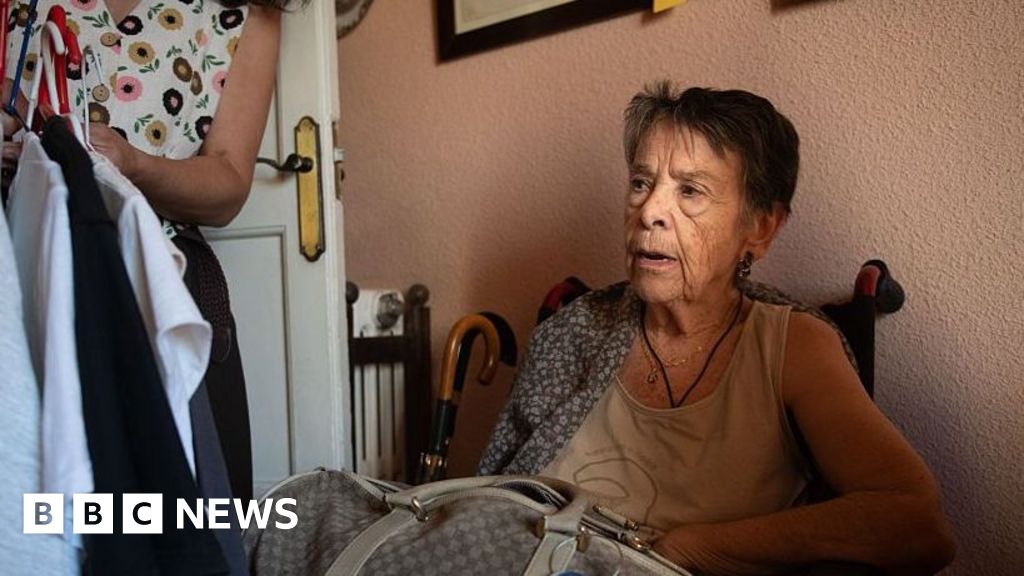 Maricarmen: Eviction of woman aged 87 highlights Spain's housing shortage