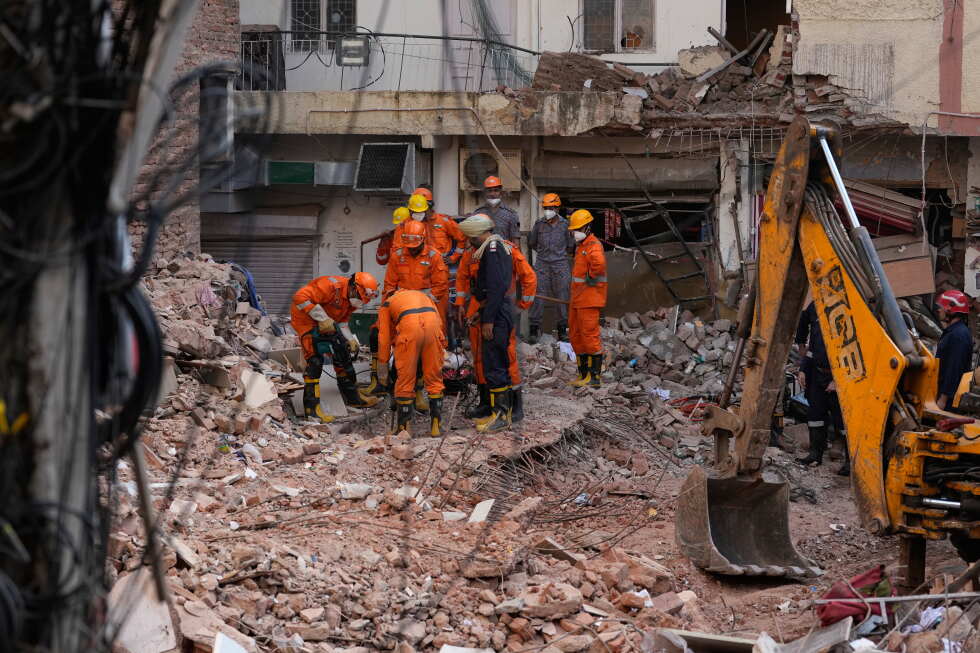New Delhi hostel collapse kills 7 as owner arrested