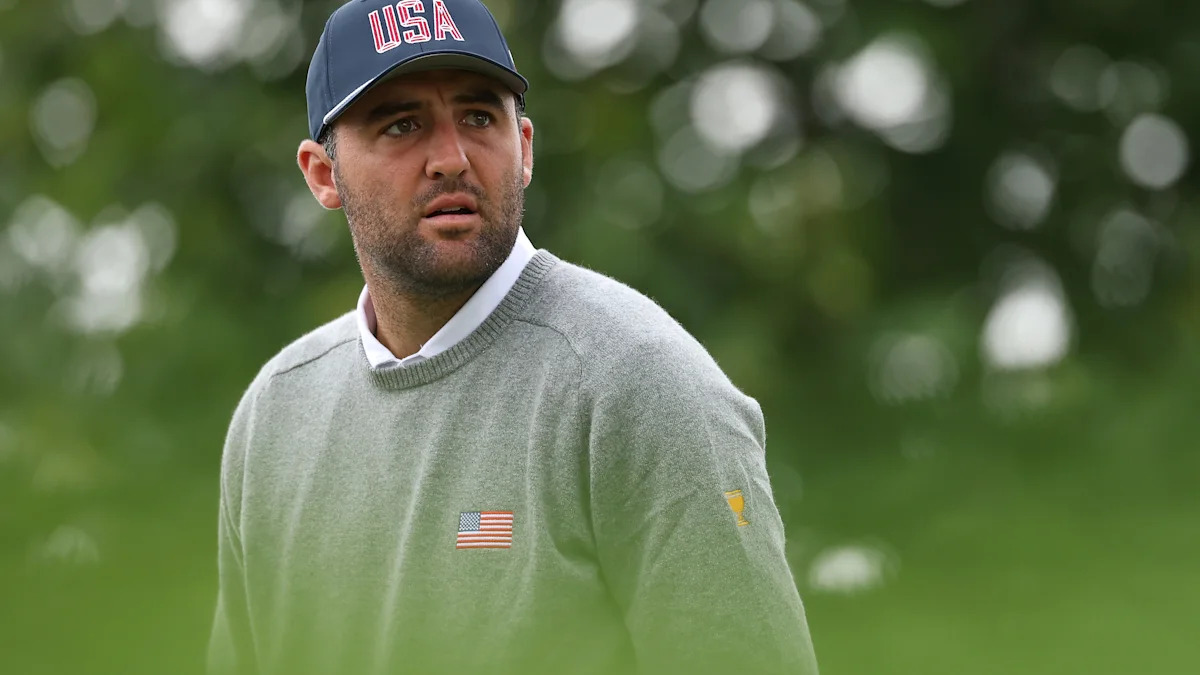 Presidents Cup Saturday scores, live updates: International Team enters weekend leading at Medinah after sweep
