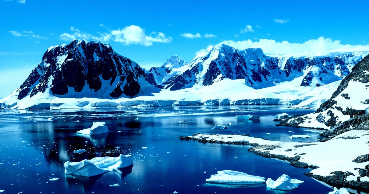 Scientists Say They've Found Remnants of Huge Life-Giving Continent Beneath Antarctica