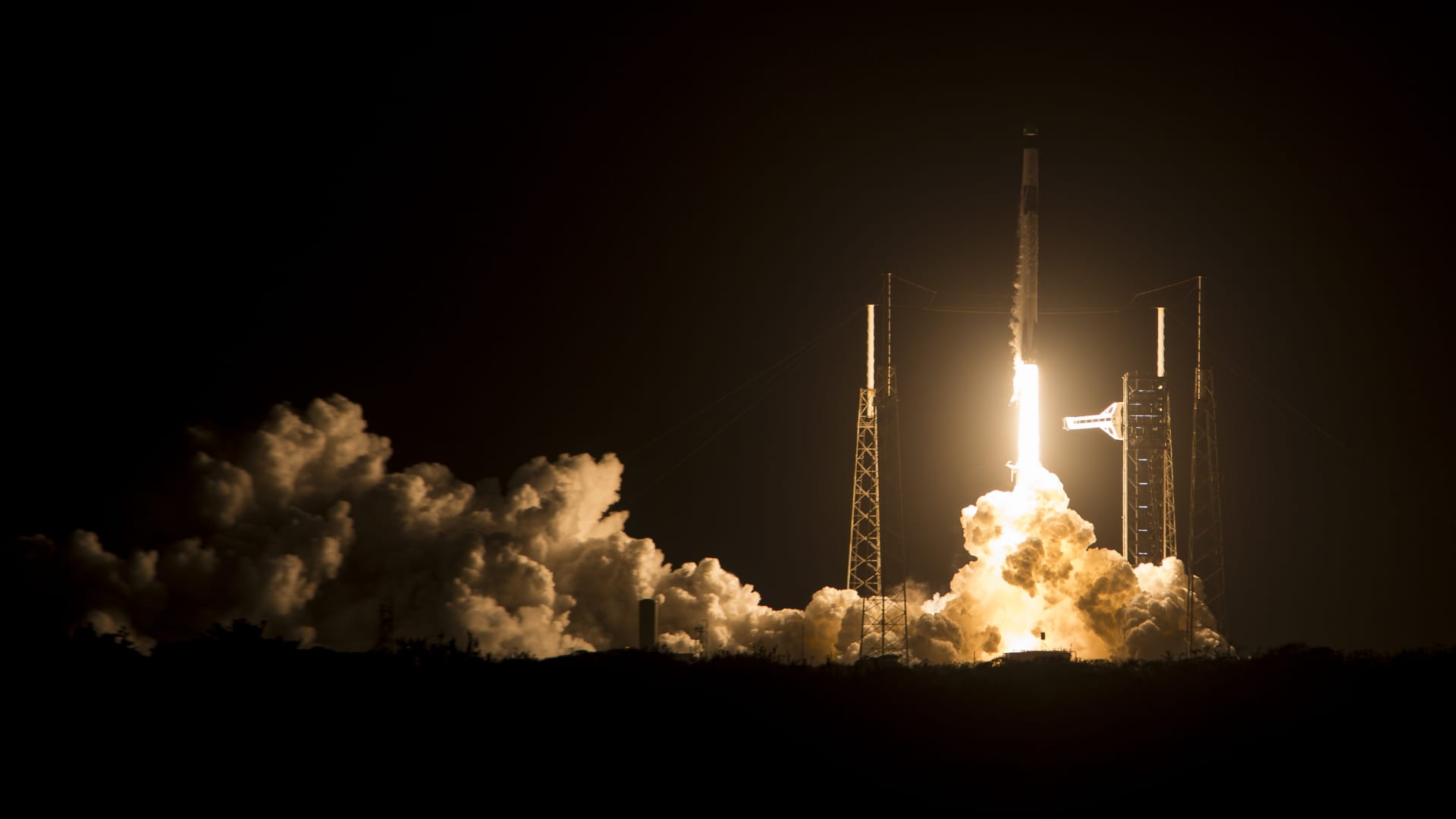 SpaceX scores $950 million from NASA for 3 more crewed flights to ISS