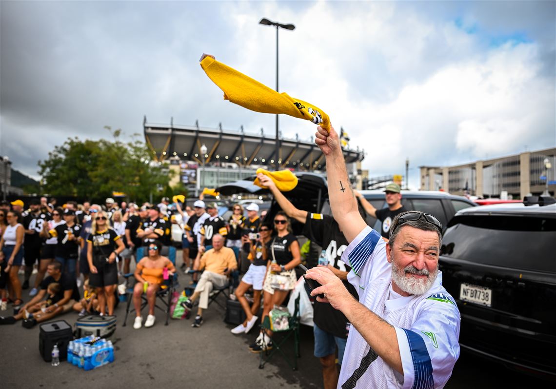 Steelers’ home opener brings crowds — and NASA’s first NFL flyover - Pittsburgh Post-Gazette