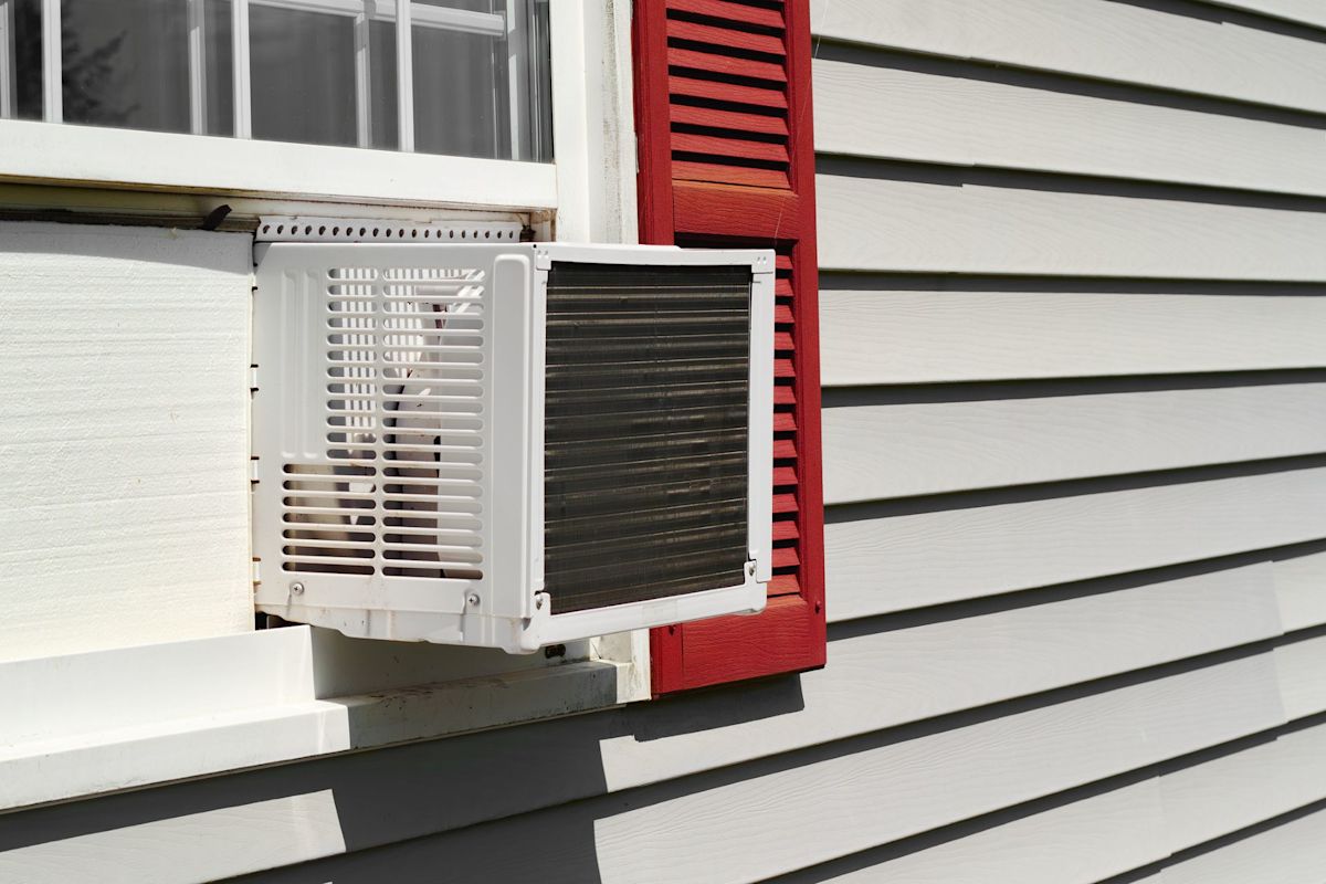 Tenant says window AC doubled power bill after crew admitted they'd 'never installed one before'