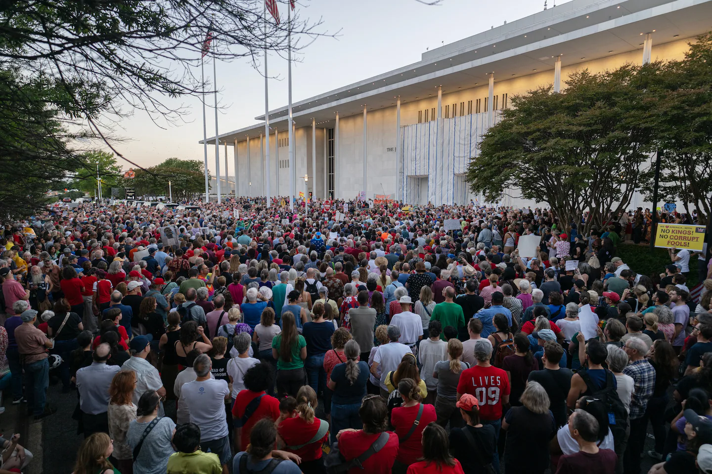 Thousands rally outside shuttered Kennedy Center, chanting ‘Hands off!’ - washingtonpost.com