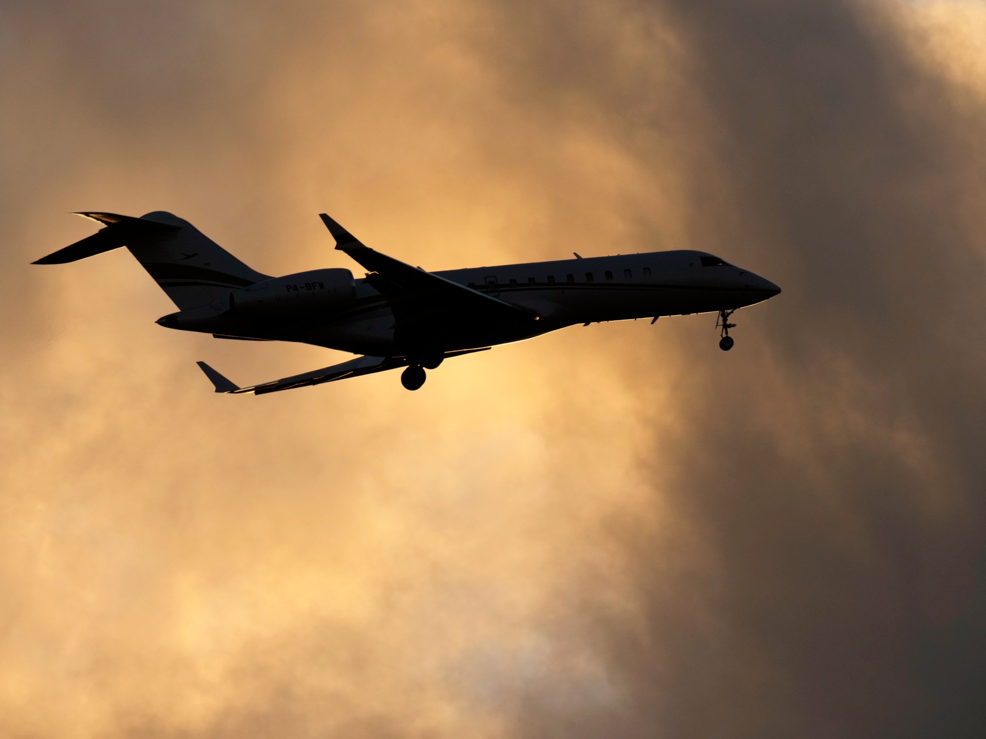 Trump threatens to block Canada’s Bombardier sales unless planes made in US | Donald Trump News
